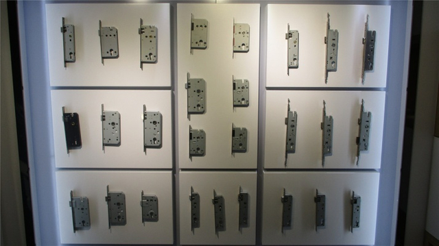 aluminum door lock